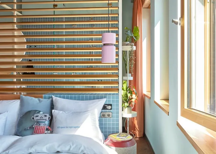 Otel 25hours The Circle 4*