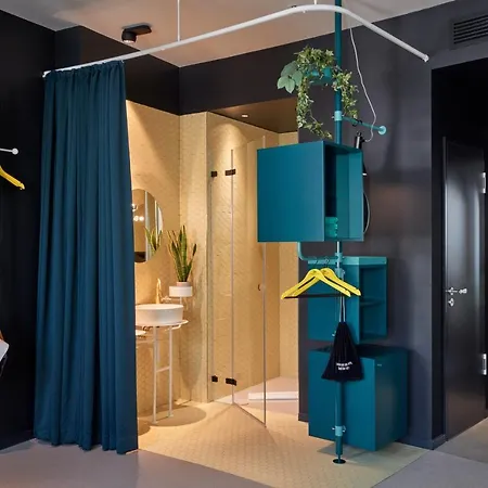 Hotel 25hours The Circle 4*