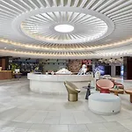 Hotel 25hours The Circle 4*