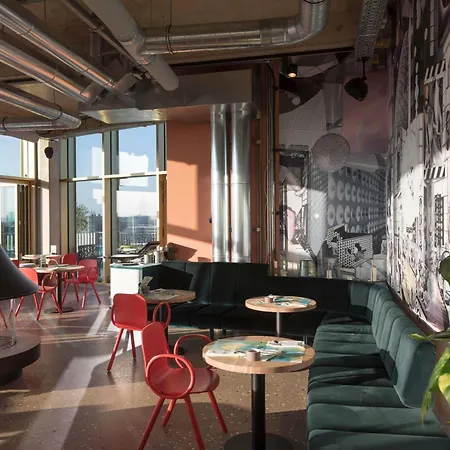 Hotell 25hours The Circle 4*