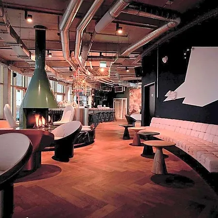 Hotell 25hours The Circle Köln