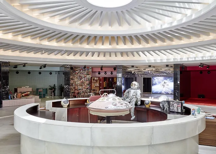 Hotell 25hours The Circle 4*