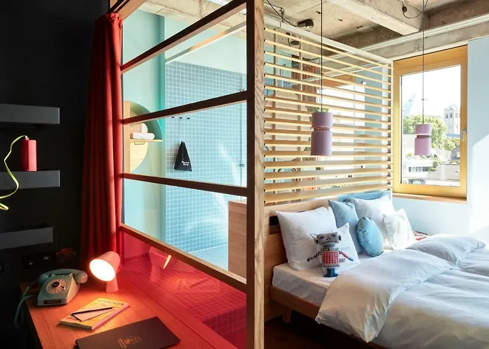 塞克尔25小时酒店