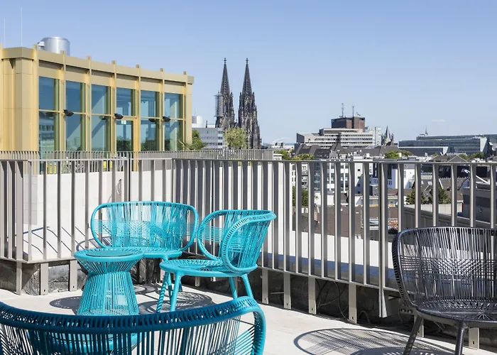 Hotel 25hours The Circle 4*