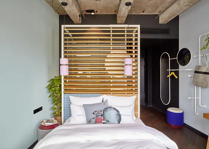 Hotel 25hours The Circle 4*