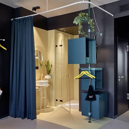 Hotel 25hours The Circle 4*