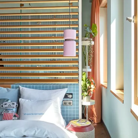 Hotel 25hours The Circle 4*