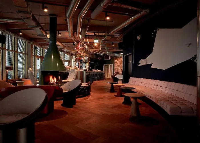 25 آورز ذا سيركل 4*