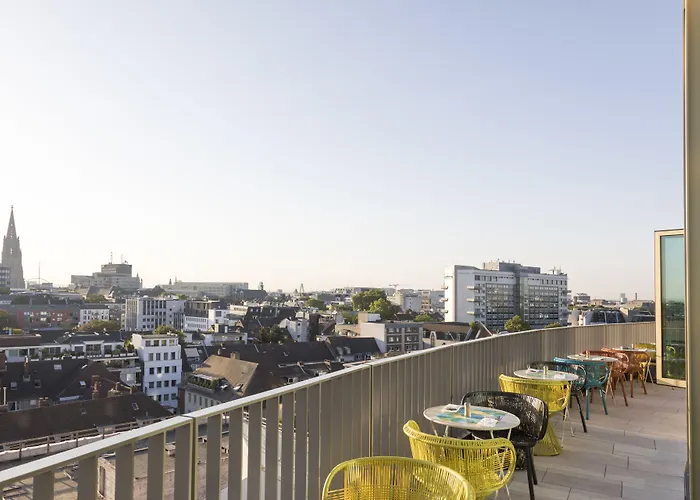 25 آورز ذا سيركل 4*