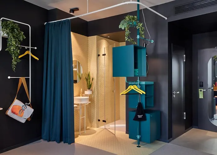 Hotel 25hours The Circle 4*